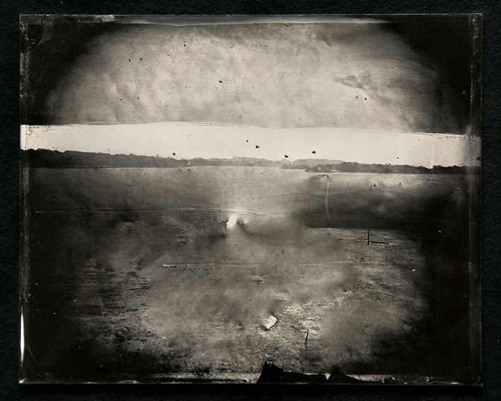 A horizon line of light jumps forward as an expressive stroke of white paint, Sky, ground & objects in shift between the empirical and intuitive