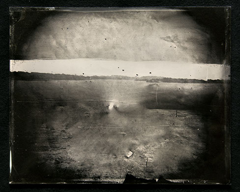 A horizon line of light jumps forward as an expressive stroke of white paint, Sky, ground & objects in shift between the empirical and intuitive